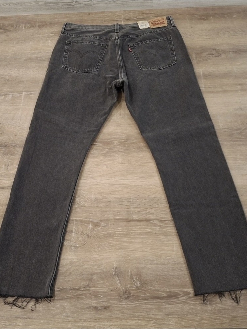 Levi’s 501 Original Womans Jeans W32 L30 Faded Black Raw Hem – New With Tags - Picture 5 of 8